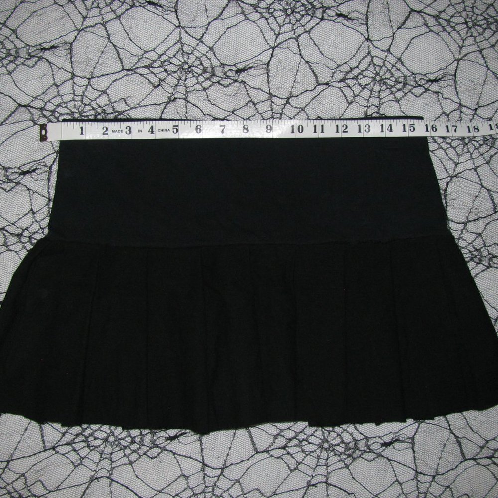 Handmade Black Pleated Mini Skirt - Picture 2 of 6